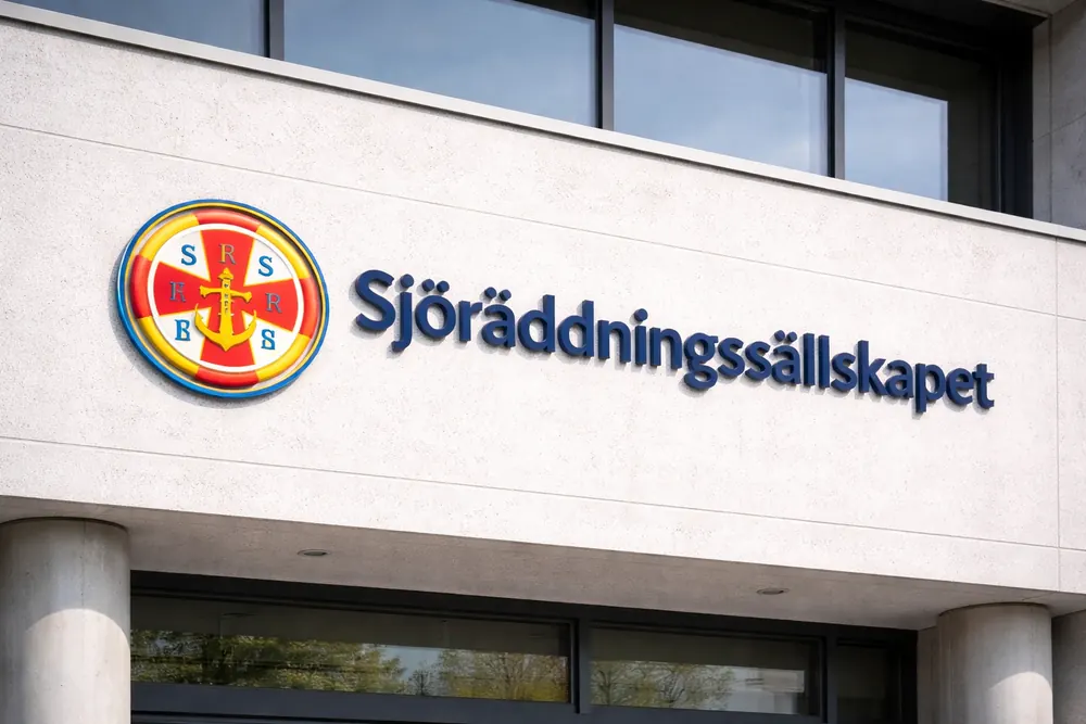Båtförare till sjukhus efter olycka