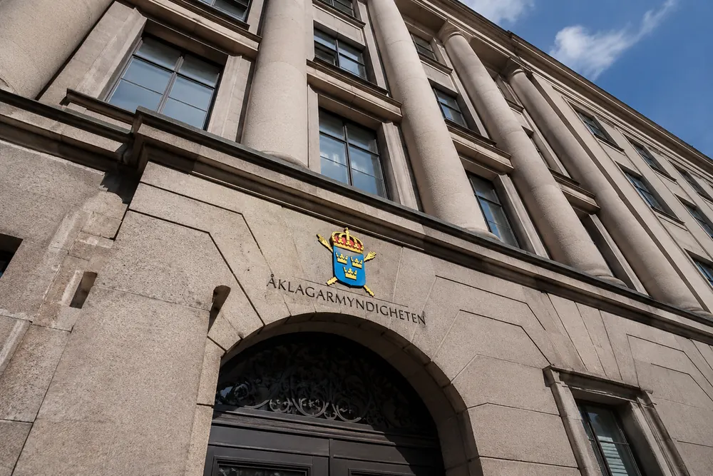 Tolv gripna i utredning om sexhandel