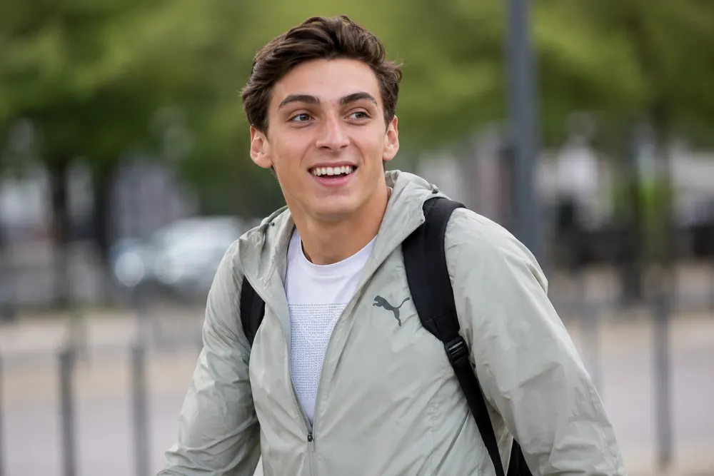 Jannik Sinner bland gästerna i Cannes
