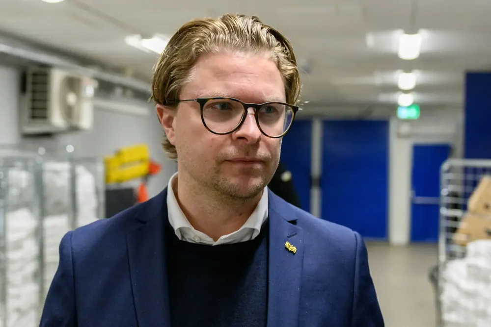 Johan Hult får permanent HV71-roll