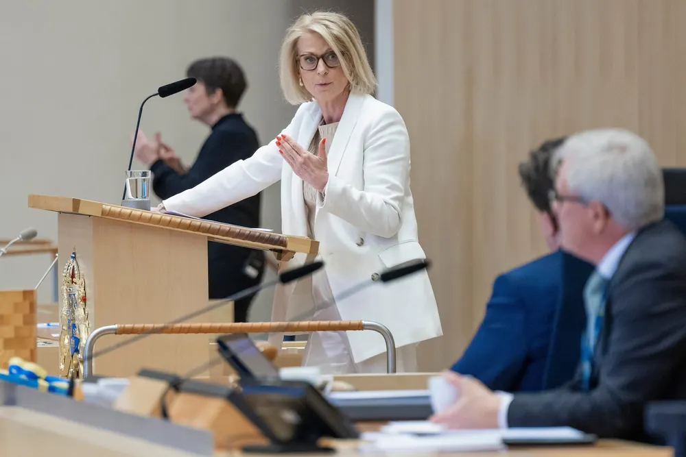 Elisabeth Svantesson möter SD-motstånd om a-kassan
