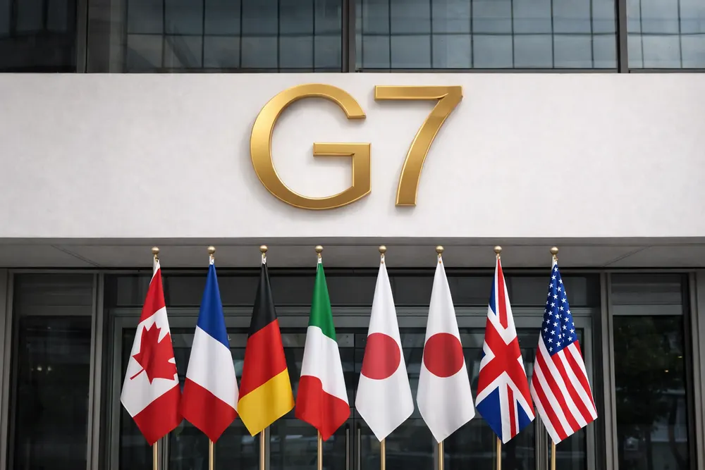 G7 skärper sanktioner och ökar Ukrainastöd