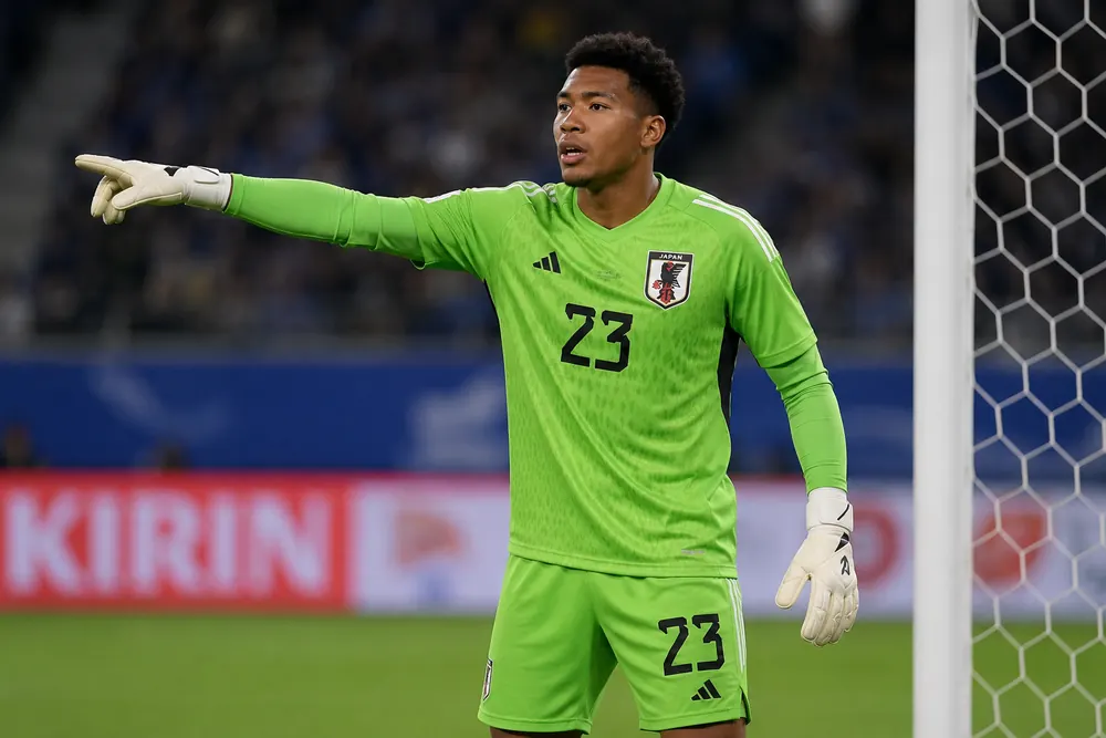 Zion Suzuki lyfter känslig fråga i Japan