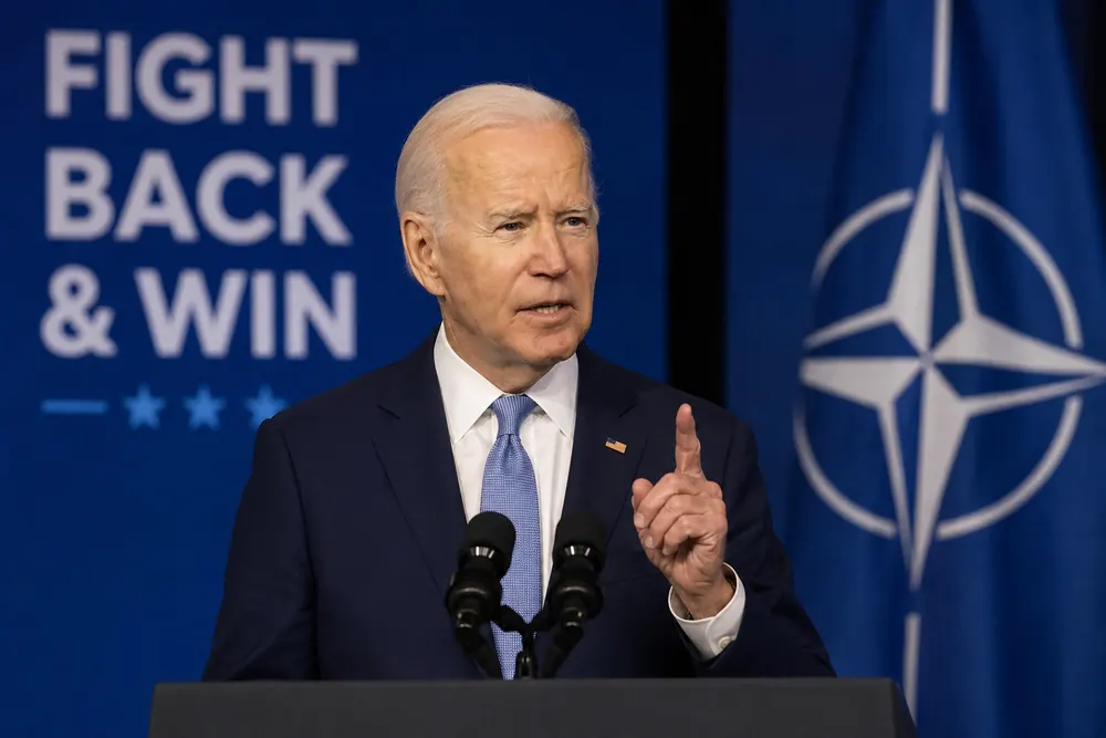 Joe Biden anklagar Donald Trump för att försvaga Nato