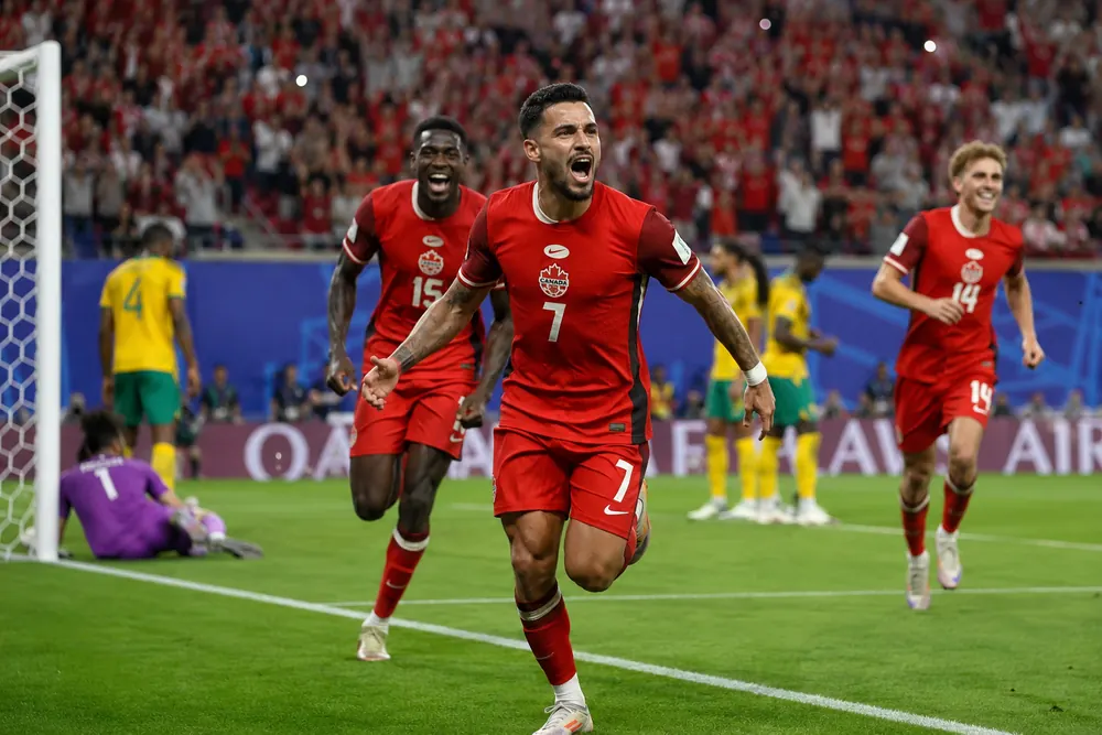 Stephen Eustáquio sköt Kanada vidare