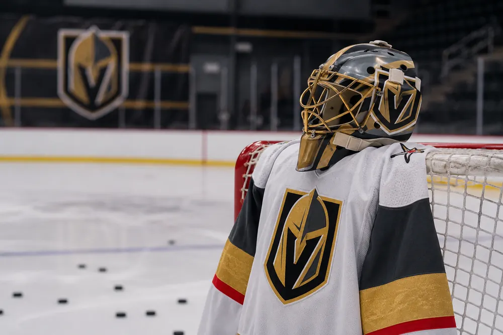 Carl Lindbom förlänger med Vegas Golden Knights