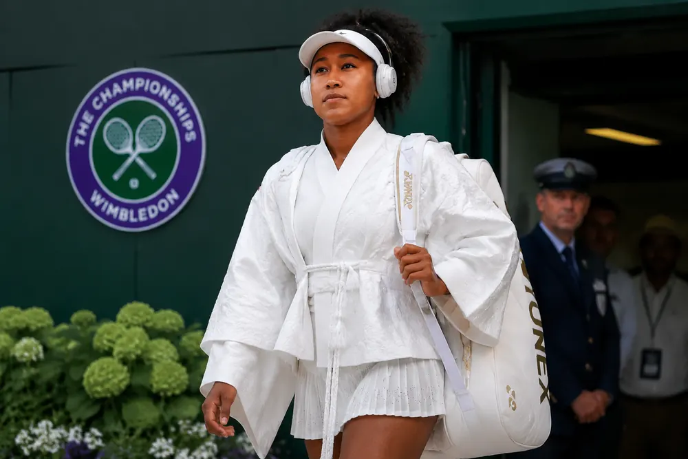 Naomi Osaka sticker ut i Wimbledonentré