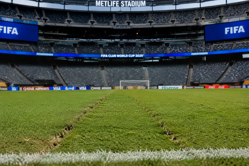 Kritik mot MetLife Stadiums gräsplan