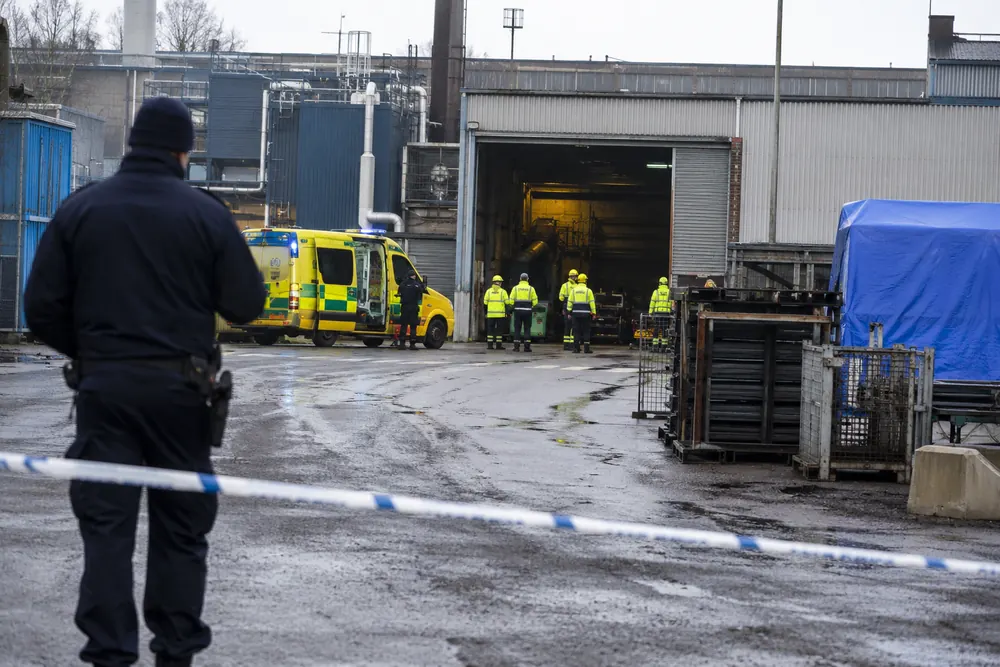 Person svårt skadad i olycka på arbetsplats