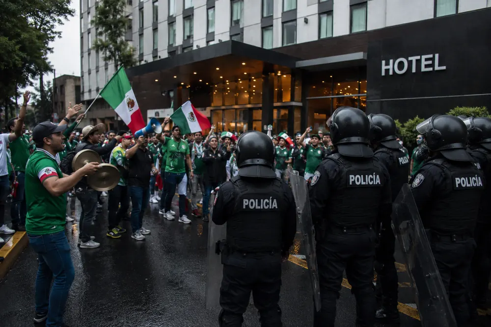 Polis ingrep efter oväsen vid Ecuadors hotell