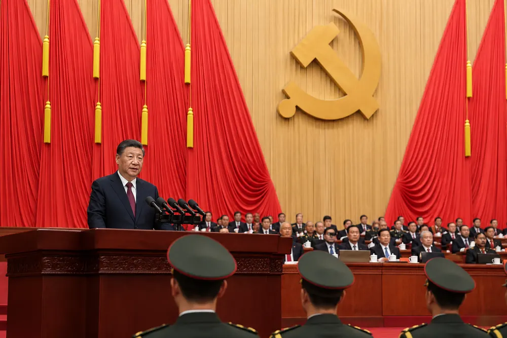 Xi Jinping vill rusta militär och fortsätta korruptionskamp