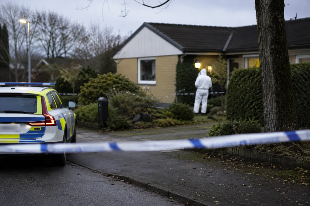 Två döda i villa utreds som mord