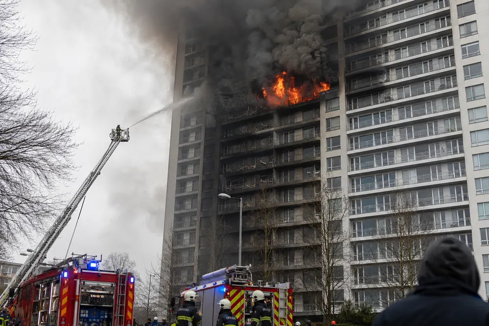 Flera döda efter kraftig brand i Antwerpen