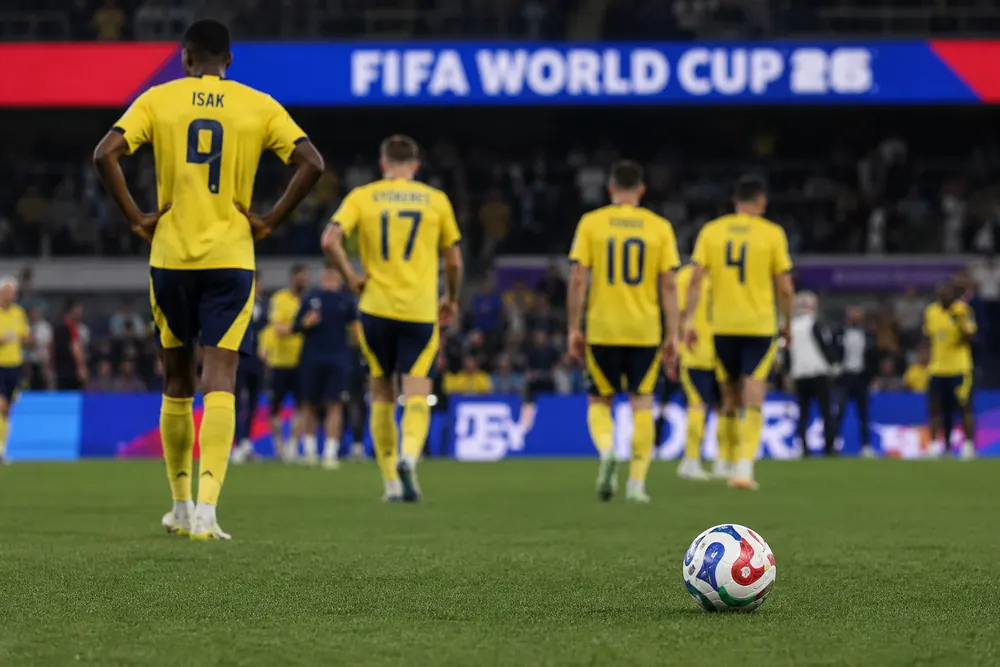 Graham Potter försvarar Alexander Isak efter VM