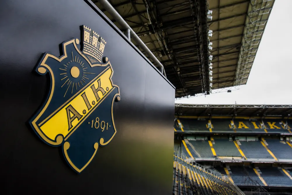 Fredrik Söderberg lämnar ledningen i AIK