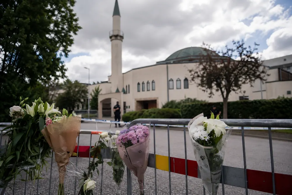 Tre döms till livstid efter skjutning vid moské