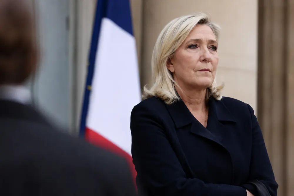 Marine Le Pen avstår val om kampanjen begränsas