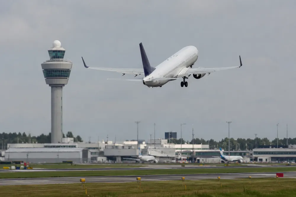 Fågelkollision tvingade flyg mot Amsterdam att vända