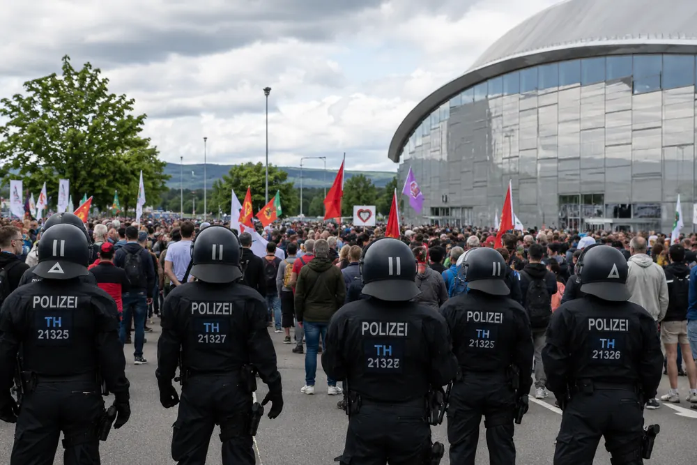 Massprotester när AfD samlas för ledarval
