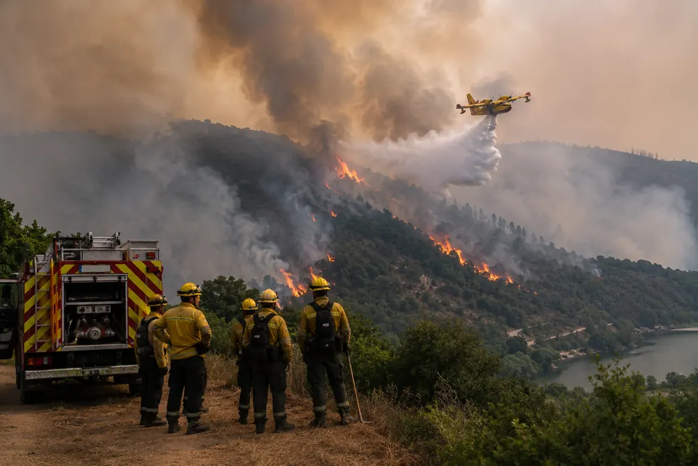 Stor terrängbrand rasar vidare i Portugal