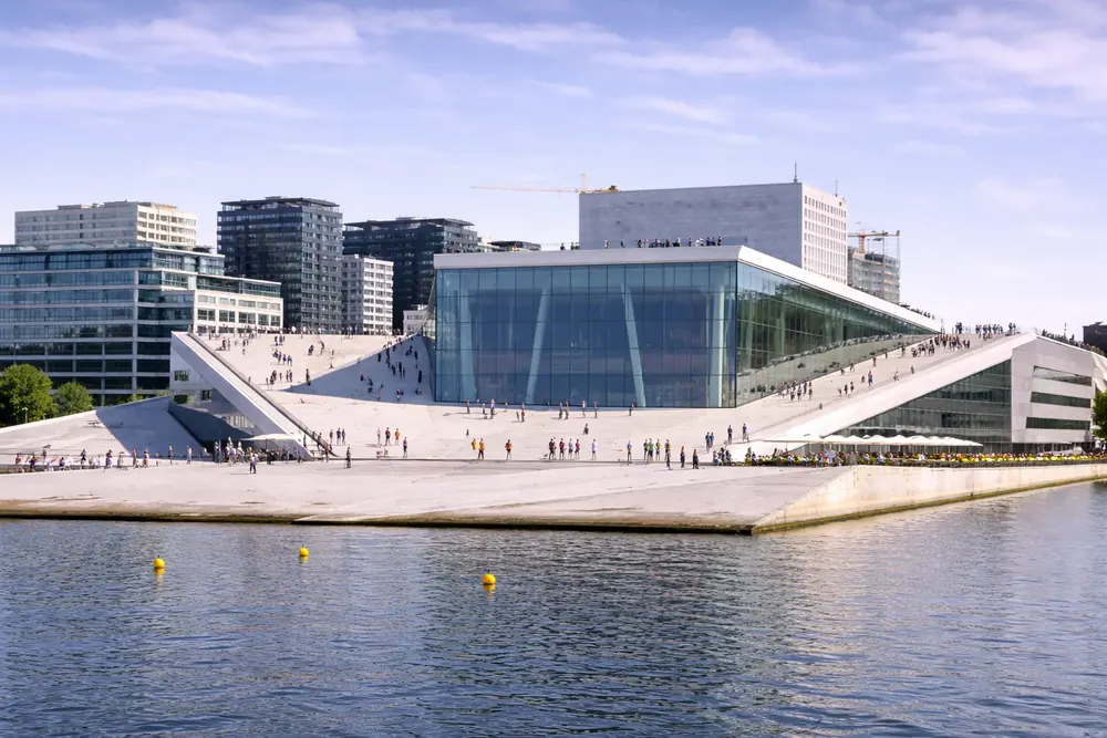 Åtal efter misstänkt planering av granatdåd